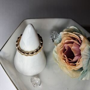 Goldtone Scalloped Continuous Band Ring